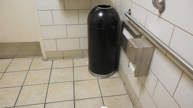 Намериха скрита камера в тоалетна на Старбъкс в Калифорния