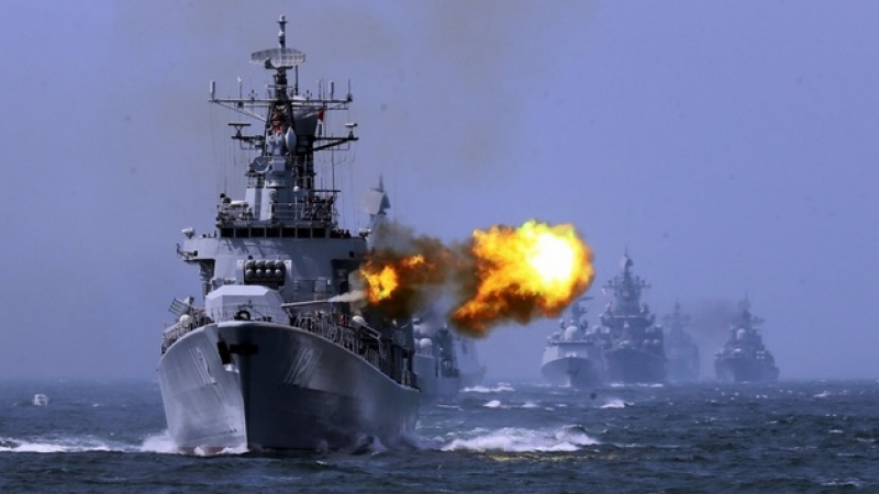 Руско-китайска армада излезе край бреговете на Северна Корея
