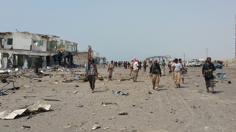 Със свиреп нощен щурм „Ал Кайда” превзе ключово пристанище в Аден в Йемен