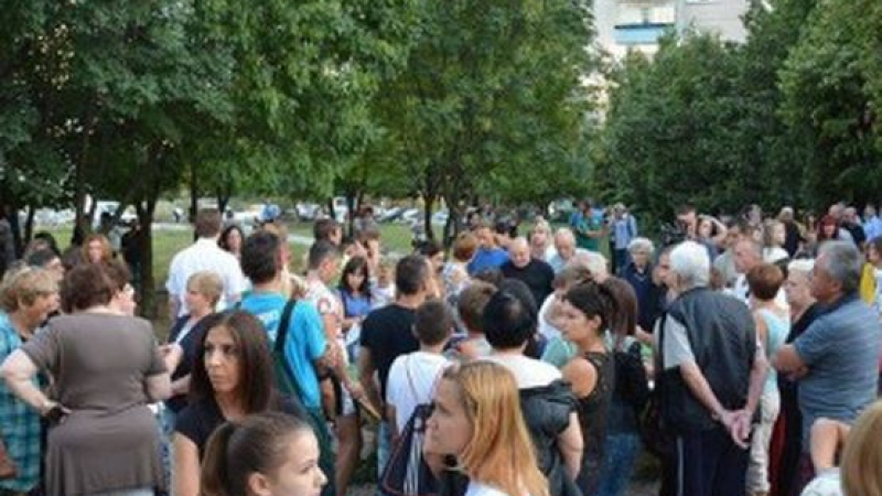 Зам.-кмет на Варна успокоява протестиращите в „Победа” за ромите 
