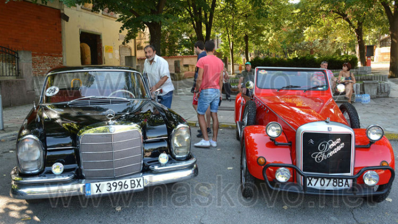 Автомобилните красавици на миналия век на изложение в Хасковско