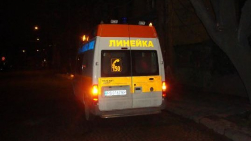 Нощна София: Линейка откара жена в безсъзнание и ранено дете от катастрофа 