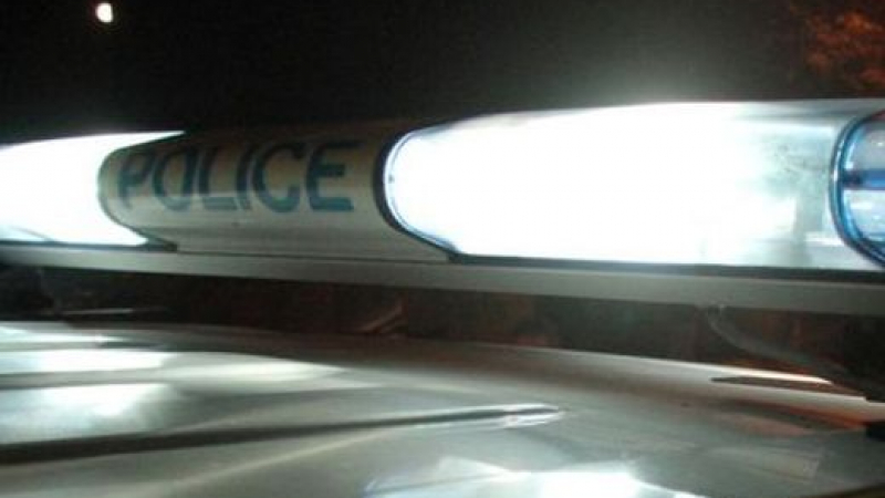 Полицаи разпръснаха нощна гонка с 80 автомобила в Кърджали