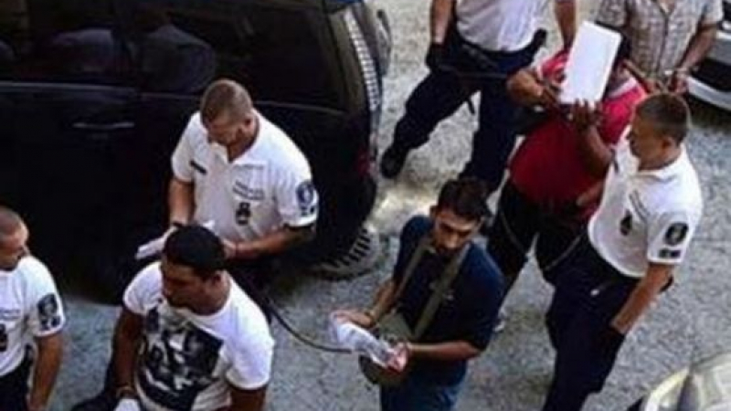 Обявиха имената на задържаните българи за камиона-ковчег