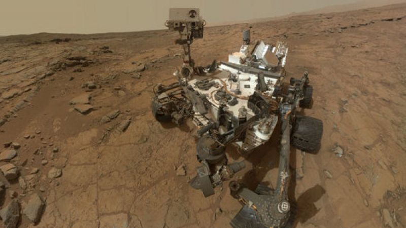 И учени изумени от снимките на Кюриосити от Марс, гадаят какво се случва там 