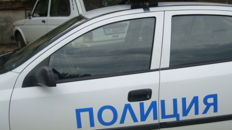 Каналджията с полуживите бежанци край Царево, ударил нарочно полицейска кола, заловили го след преследване 