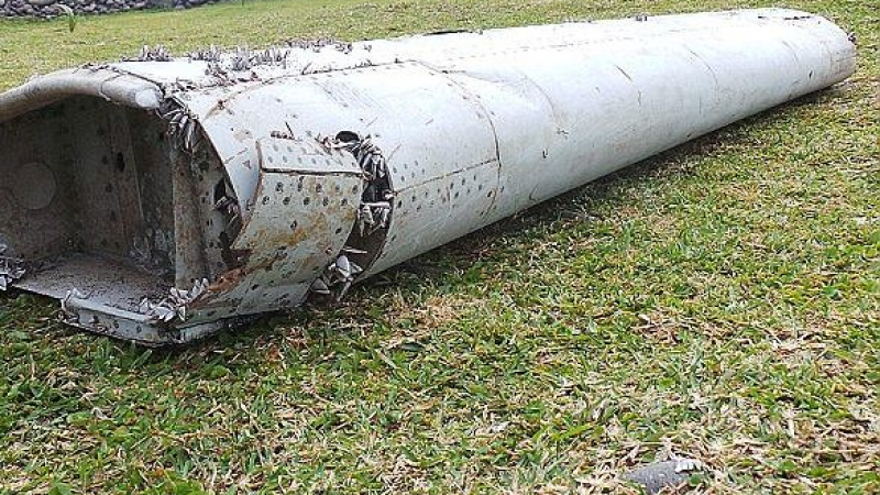 Окончателно: Откритото крило на Реюнион е от мистериозно изчезналия полет MH 370