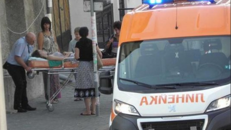 Светкавично: 13-годишно момиче колабира в Благоевград, линейката дойде за 12 секунди