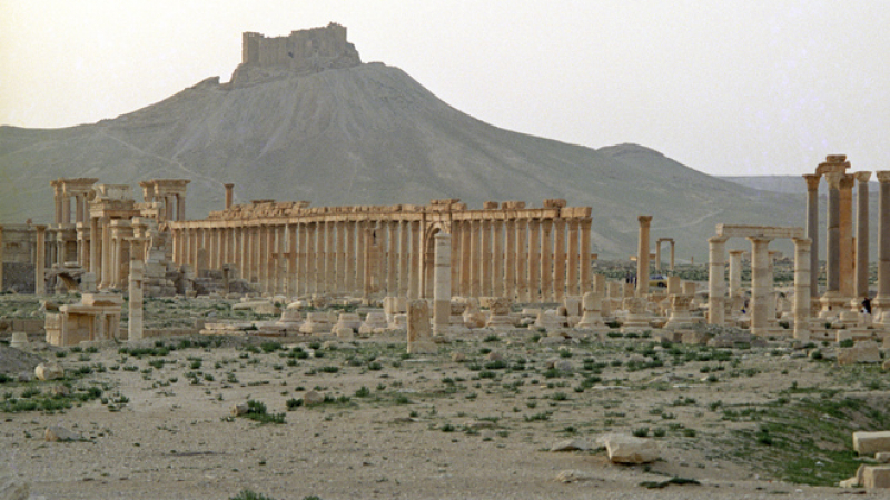 &quot;Ислямска държава&quot; вилнее в Палмира, взриви още 3 уникални гробници
