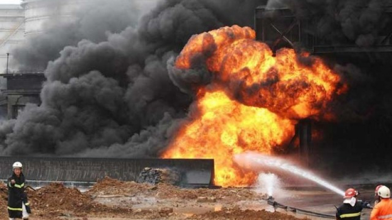 Огнен ад: Цистерна с метан се взриви край Монтана
