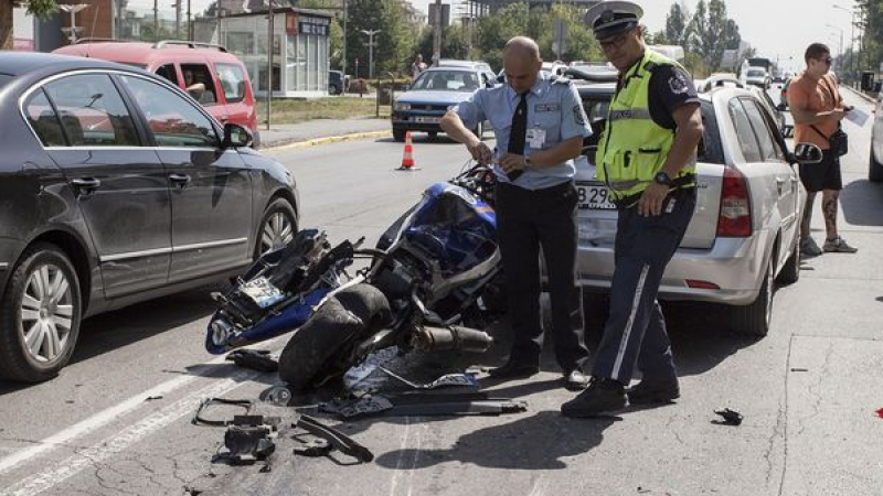 Очевидци: Джип БМВ причини катастрофата в „Люлин” и избяга (СНИМКИ)