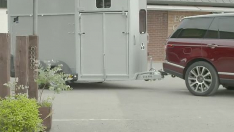 Land Rover разработи технология за по-лесно паркиране на ремаркета (ВИДЕО)