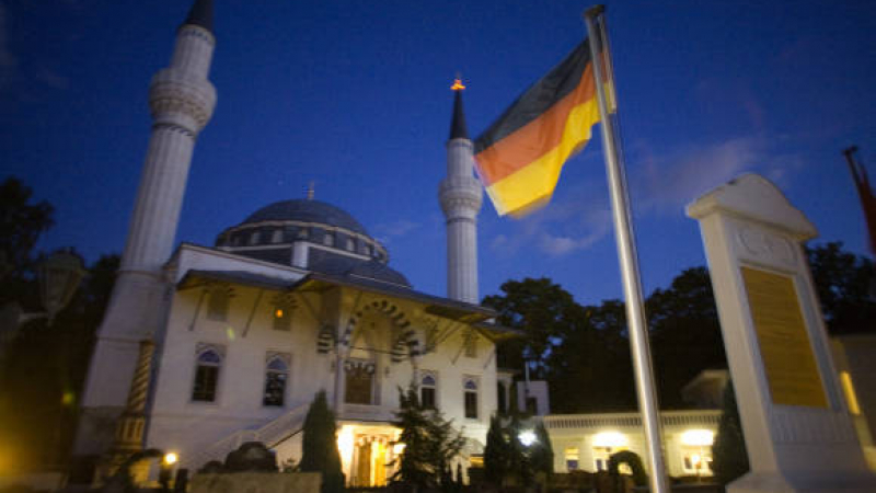 Рияд към Берлин: Искаме да ви построим 200 джамии