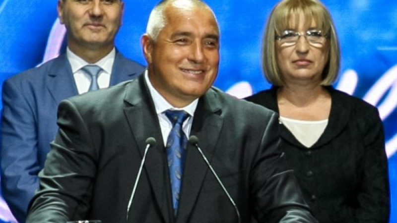 Бойко надъхва 300 кметове за изборите