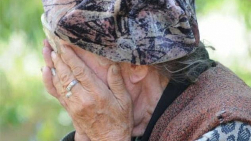 Издирват изрод, пребил и ограбил възрастна жена в Попско