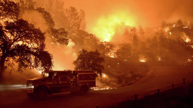 Голям горски пожар на Крит, евакуираха няколко села