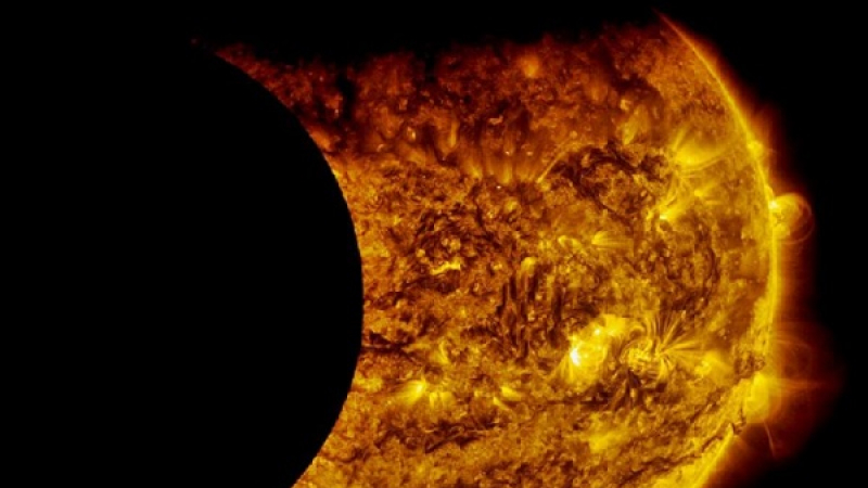 НАСА засне уникално двойно слънчево затъмнение (СНИМКА/ВИДЕО)
