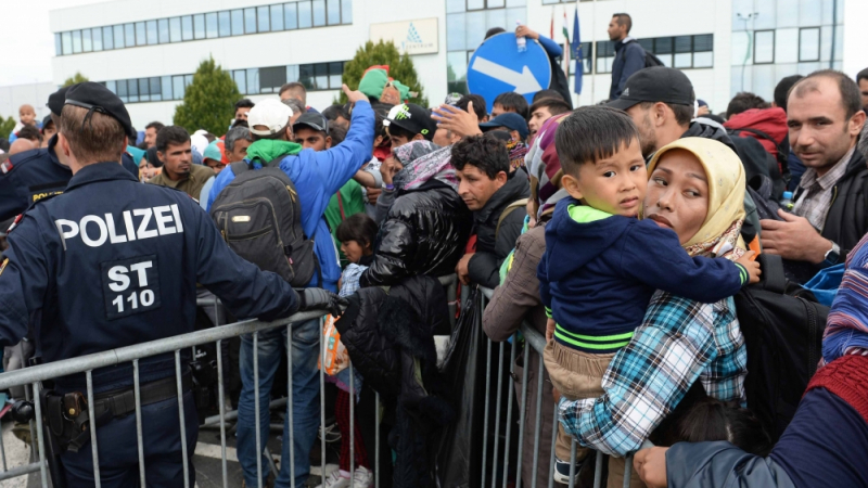 20 полицаи и две деца са ранени на унгарската граница