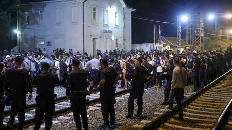 ITV: Хърватия предупреди: Затворяме границата със Сърбия, ако още 8 000 мигранти попаднат на нейна територия