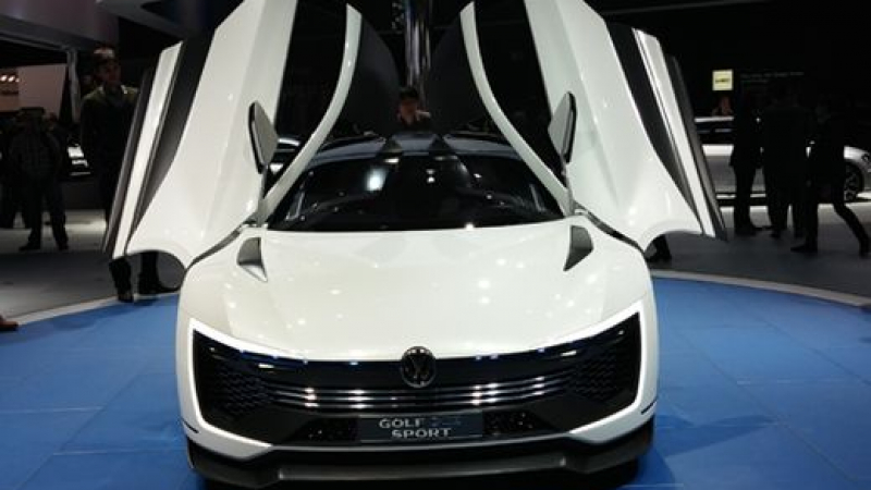 Volkswagen разкри подробности за свръхекстравагантния Golf GTE Sport (СНИМКИ)