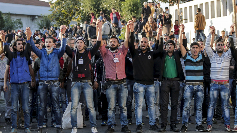 Сириец в Истанбул: На българската граница ни биха, взеха ни парите и ни върнаха обратно
