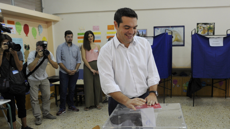 Ципрас гласува и отсече: Трябва ни силно правителство (СНИМКИ/ВИДЕО)
