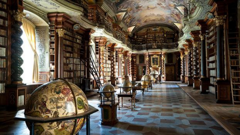 Вижте най-красивата библиотека в света (СНИМКИ)