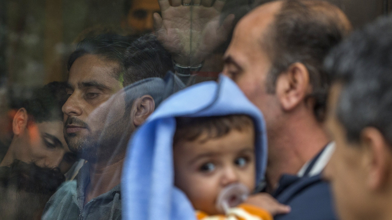 Вътрешните министри на ЕС  със зор одобриха квотите за бежанците