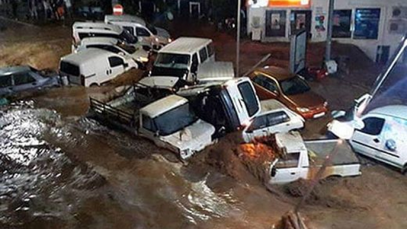Ад в Бодрум! Буря и наводнение секнаха почивката на стотици българи (СНИМКИ/ВИДЕО)