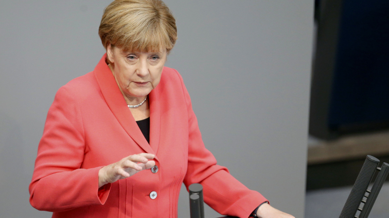 Меркел изясни бъркотията с &quot;горещите точки&quot; за бежанци