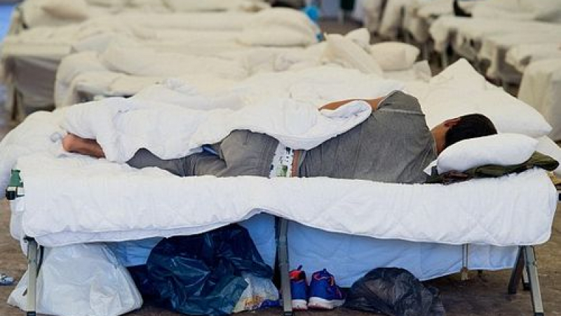 Изнасилвания, проституция и насилие върху деца процъфтяват в бежанските лагери в Германия   