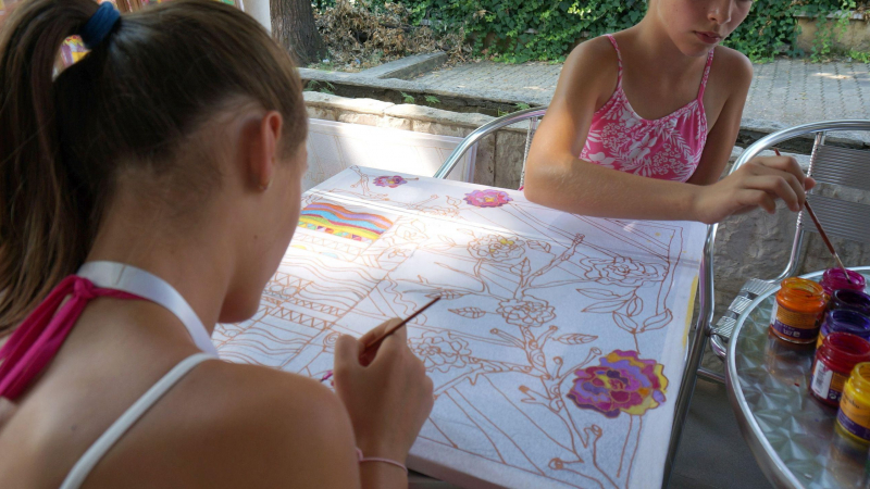 Хлапета рисуват чудесата на България за „Детската Евровизия”