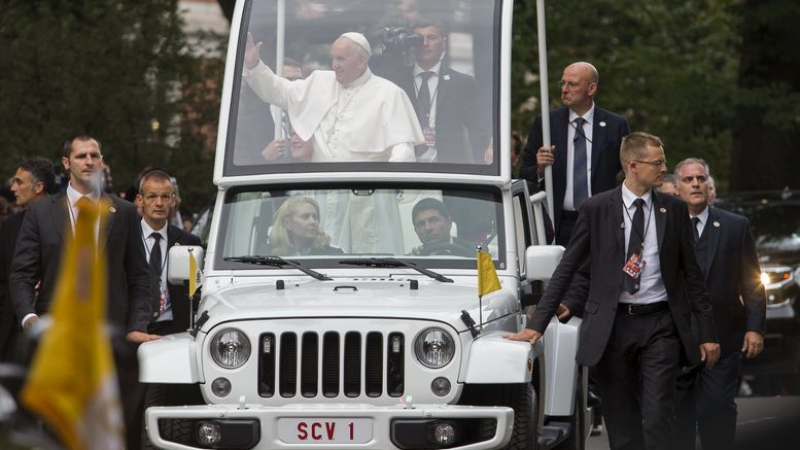 Над 80 000 вярващи приветстваха папа Франциск в Ню Йорк (СНИМКИ/ВИДЕО)  