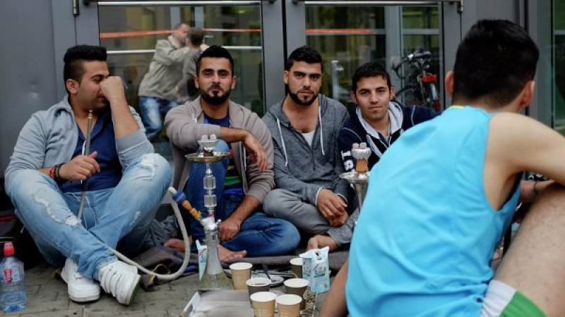 Топли грижи: По 2100 евро чисти плащат месечно на бежанец в Германия, за да се научи да работи 