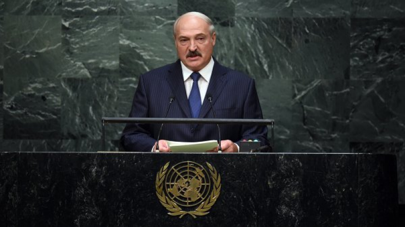 Лукашенко ни честити празника и протегна ръка за сътрудничество
