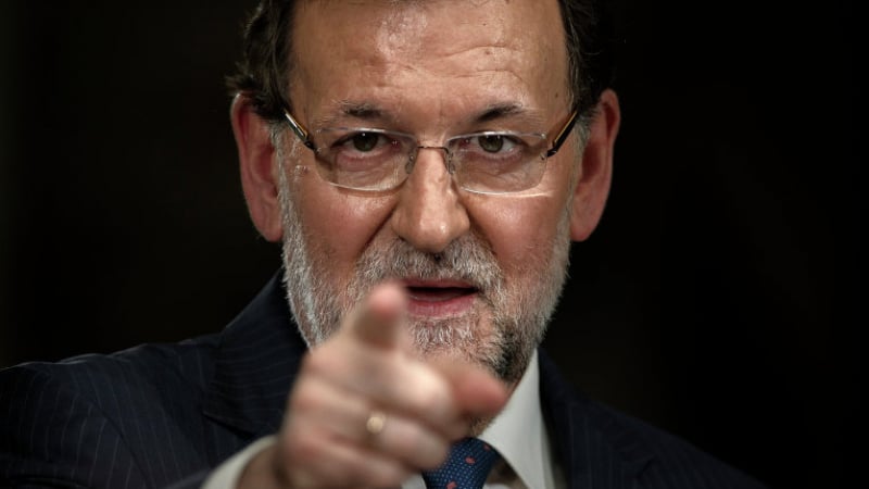 Премиерът на Испания предложи на Каталуния „диалог в рамките на закона&quot;