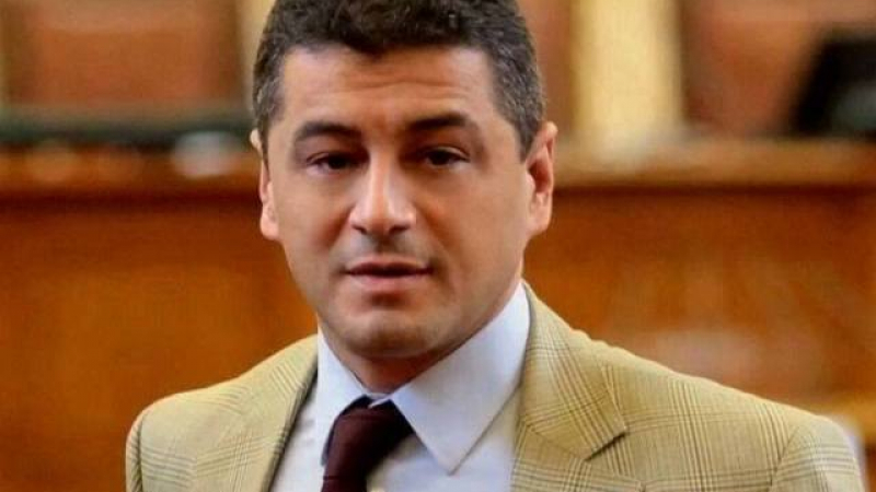 Депутат от БСП призова Плевнелиев да свика КС