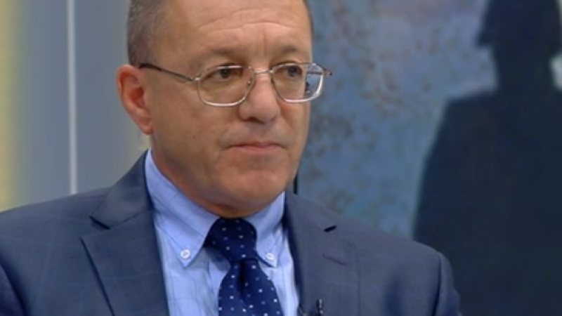 Бивш военен министър: Какво прави Ненчев в Алжир, когато шефът на ВВС подава оставка?!