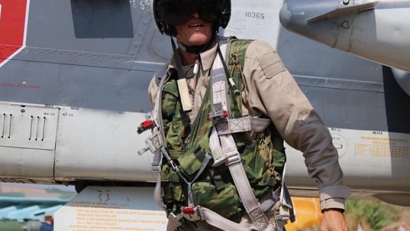 Рогозин пусна СНИМКА на руски &quot;вежлив пилот&quot; в Сирия