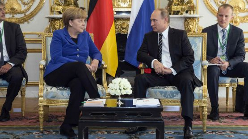 Меркел за пръв път допусна Крим да остане в Русия