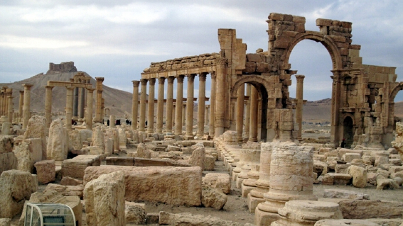 „Ислямска държава“ е разрушила античната Триумфална арка в Палмира