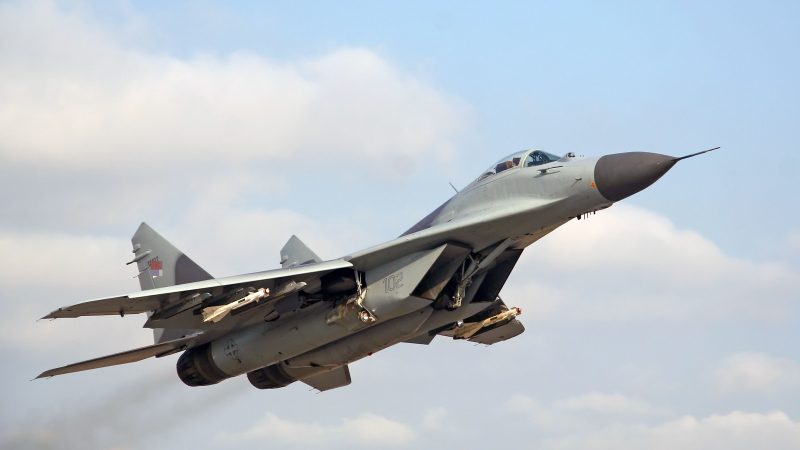 В небето става страшно, МиГ-29 пак се е приближил до турски изтребители
