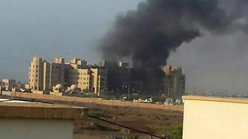Атакуваха с гранатомет хотела, в който живее вицепрезидентът на Йемен 