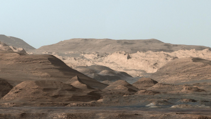 Марсоходът Curiosity засне вълшебен планински пейзаж
