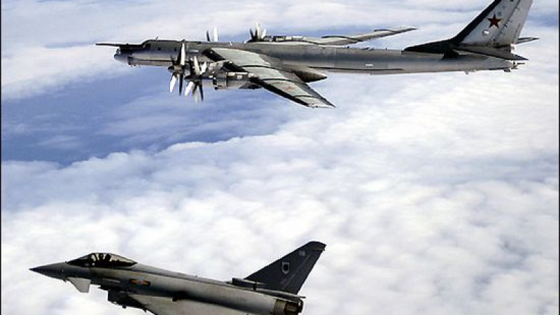Първи визуален контакт: Руски и американски самолети се засякоха над Сирия!