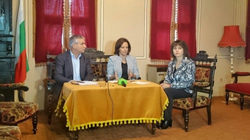 Таня Андреева даде рамо на кандидата за кмет на БСП Карлово