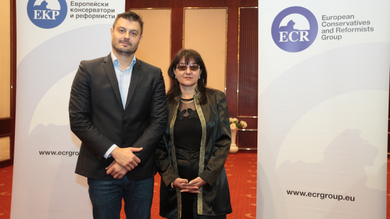 Катя Иванова, кандидат-кмет на ББЦ: Кметът и Общинският съвет заедно могат да помогнат на културните институти в Перник