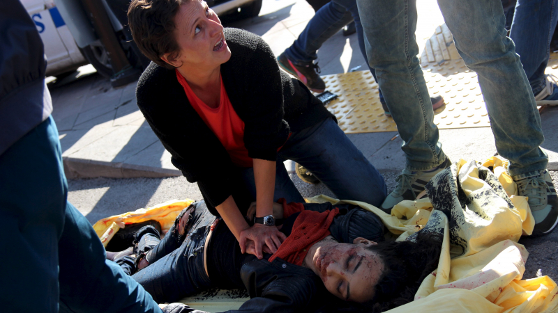97 станаха жертвите на атентата в Анкара (СНИМКИ 18+)