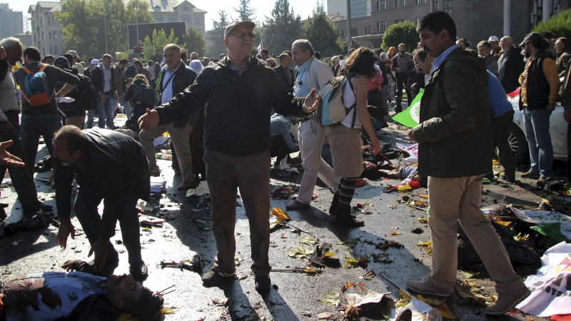 Ужас без край: 126 са вече жертвите на чудовищния атентат в Анкара 