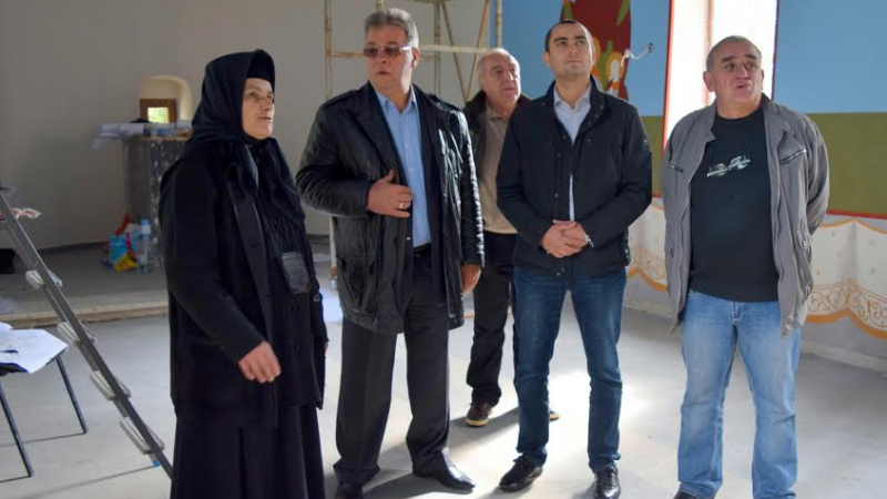 Кандидатът за кмет на район „Витоша“ провери как се ремонтира храм, пострадал от пернишкото земетресение